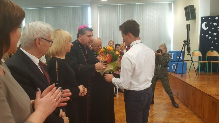 Biskup Wojciech Osial z wizytą w naszej szkole