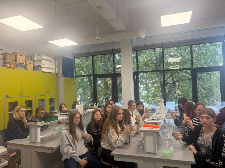 Nauka biologii w praktyce – zajęcia laboratoryjne w BioCEN w ramach unijnego projektu